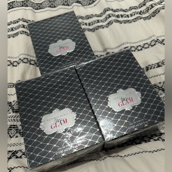 Victoria Secret- tease glam bundle